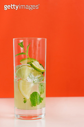 Homemade Refreshing Drink With Lemon And Lime Juice And Mint - gettyimageskorea