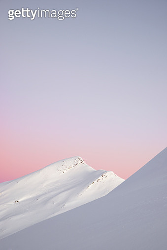 Snowy mountain in the Pyrenees. - gettyimageskorea
