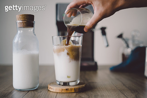 How to make ice coffee - gettyimageskorea